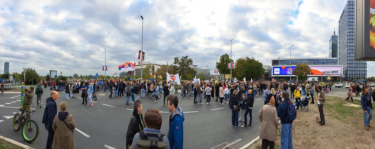 "Snaga kolektiva, sloboda izbora."
Beograd, 12.10.2025.
#protest #prosveta #solidarnost