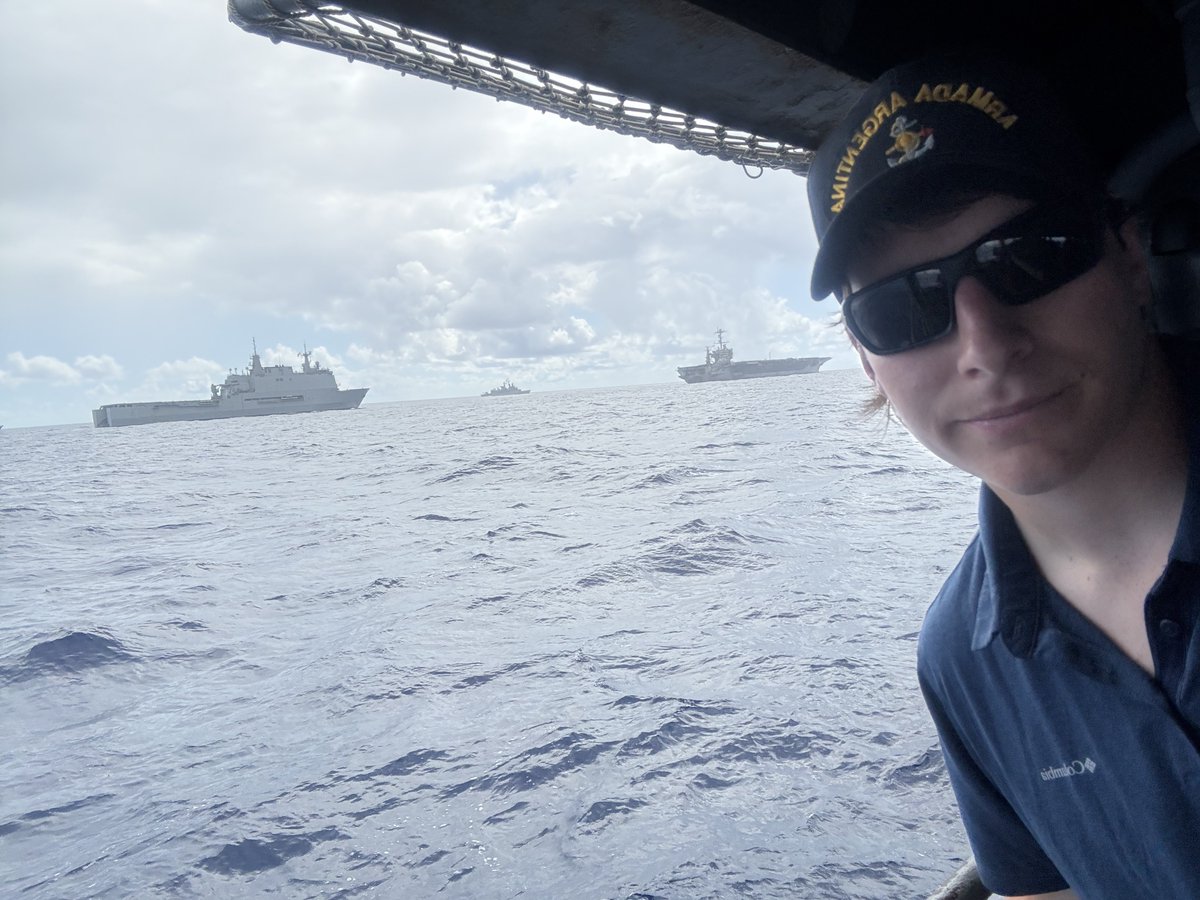 Este lunes 13 de octubre -MAÑANA- vuelvo a Neura y Carajo.

9 a 11 en <a href="/TrincheraCarajo/">La Trinchera</a>

12 a 14 en Letra Chica en <a href="/neuramedia/">Neura</a> con mi gran amigo Juan Doe <a href="/jdoedoe101101/">Juan Doe</a> 

21 a 23 MISA.

Abzo