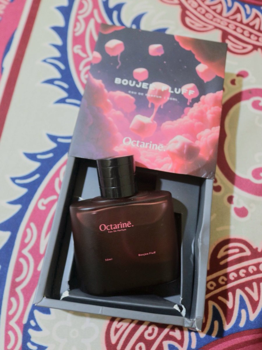 gummibbele's tweet photo. ga expect ni parfum wanginya enak bgt, wanginya tuh stroberi, marshmallow bakar, vanila🍓🍡🍦🫶🏻

wanginya tuh tahan lamaa udah gituu murah lagi cuma 60 rb an 
https://t.co/ufAWlAd1U4 https://t.co/seDbmuEbmA