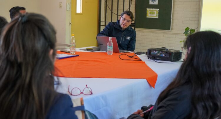 FmEpicentro's tweet photo. SLEP Marga Marga fortalece la participación educativa en Villa Alemana con encuentro de Consejos Escolares https://t.co/D9S3ssLXgJ via @FmEpicentro https://t.co/mQDG8x4vtg