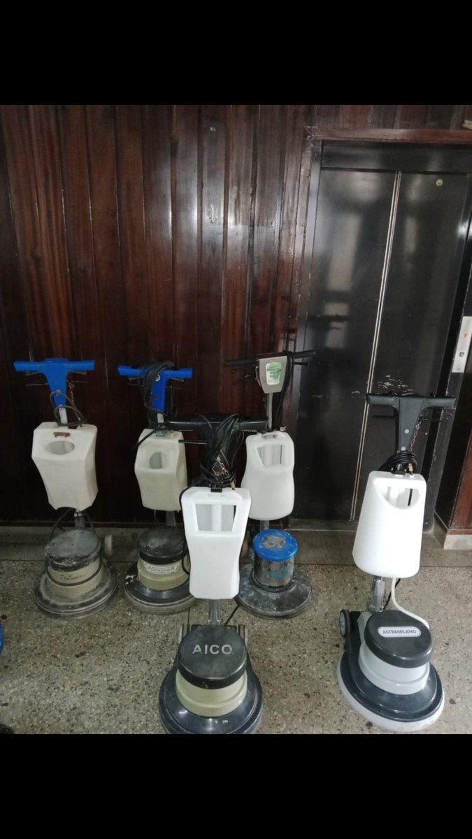 Earlclean_'s tweet image. We are well equiped and ready to work,
Sofa cleaning
carpet cleaning
matress cleaning
General house cleaning
Post construction cleaning
Fumigation services.
interior car detailing
we also sell all cleaning chemicals, machinery and products.
call or whatsapp 0795007403