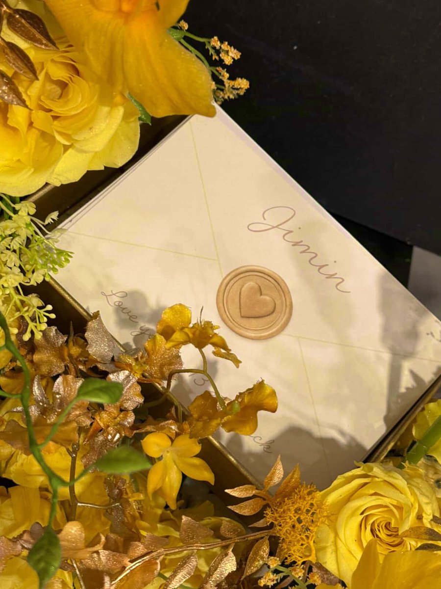 JMcharts_UK's tweet photo. Inspired by Jimin’s love of moon &amp; 13, our birthday project “Love You to 13 and Back” was born, a Jimin-coded creation carrying heartfelt letters from members of United Jimdom, softly cradled within a luminous floral crescent.

Happy Birthday Jimin
We love you to 13 and back. 🌙 https://t.co/Ik5dVZedNI