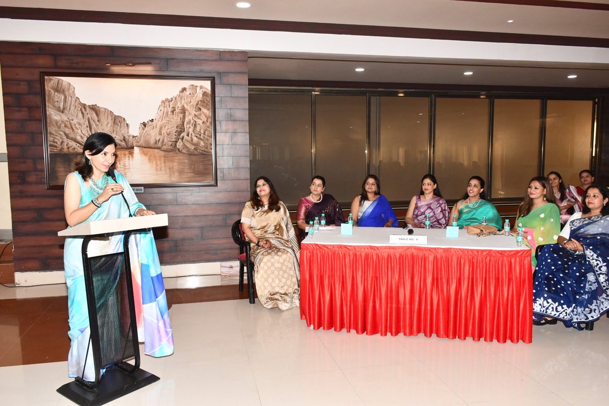 ia_awc's tweet image. #AWC's interactive session with Ms Geetika Lidder inspires & broadens the horizons of army spouses, boosting their confidence to navigate challenges & thrive in multifaceted roles.
@adgpi @artrac_ia @OfficialAwwa
