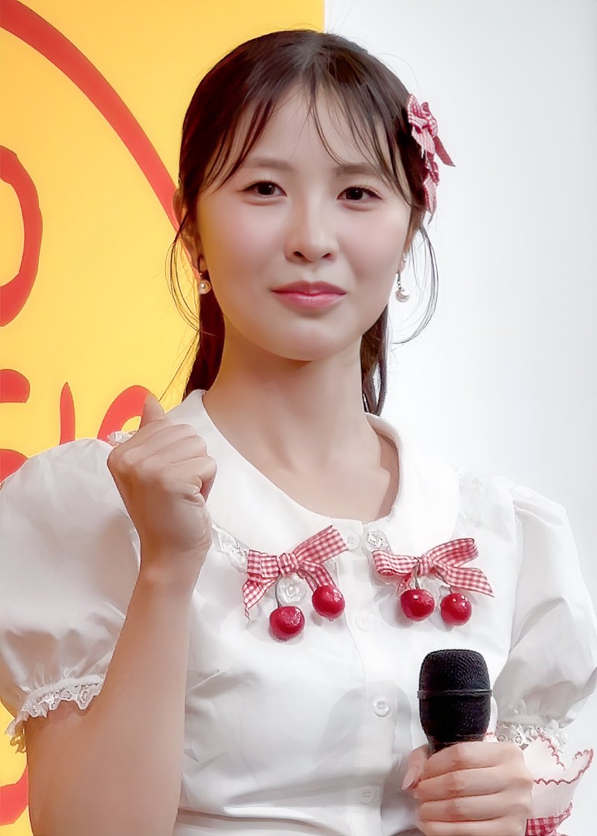 d_na0428's tweet image. 𓂃🦢𓈒𓏸

サイン会の時、私と出会う前の話をしてくれて。
どういうこと思って活動してたとか、
どんな毎日だったかが少し垣間見えて。
うるうるしながらふたりで話したのが、
何とも感慨深かった🥺😢
今でも涙出てくる。
あなたの幸せの一部に私はなりたい。

#유니코드 #UNICODE #미오 #MIO #ミオ