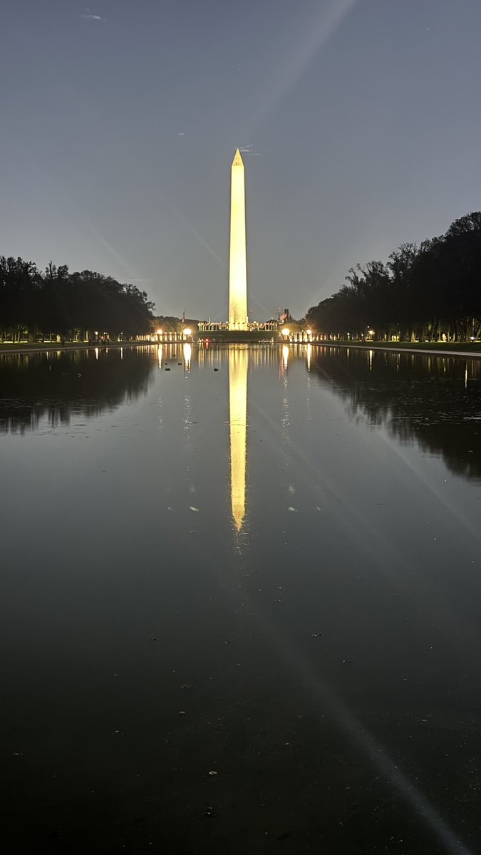 wapple15's tweet image. Taken earlier this week in DC. #ShadowsReflects