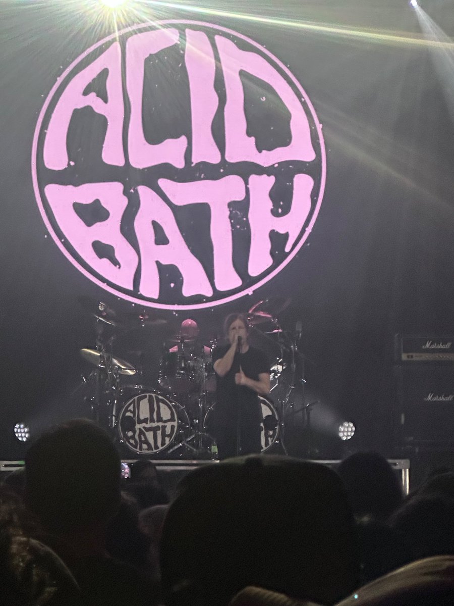 Chrissy.Anne tweet media