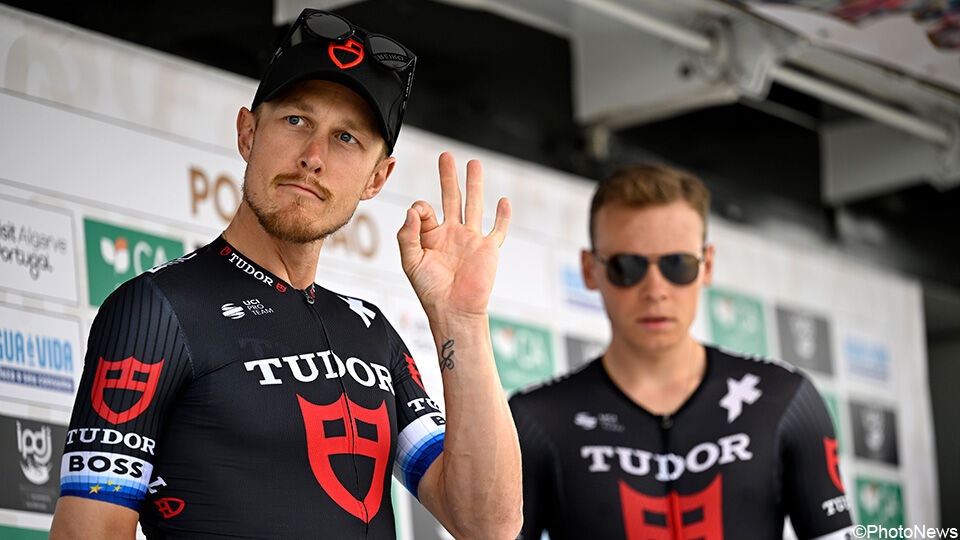 🏁 Paris - Tours

Increíble cómo ha tirado a la 🗑 sus mejores opciones para 🏆 Decathlon, primero dejando de tirar en la escapada de 2 con Lapeira a 1km y, después, sacrificando de absurdamente a Bissegger antes del sprint.

Ganó el + inteligente