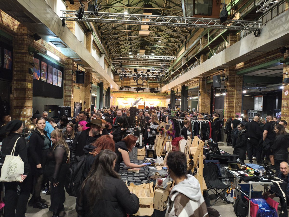 Dustfire1981's tweet image. Dark Markt in Leipzig....
Falls Ihr nicht hier ward tut es mir leid.
Aber am 14.12. habt Ihr wieder Chance (Leipzig, Moritzbastei)