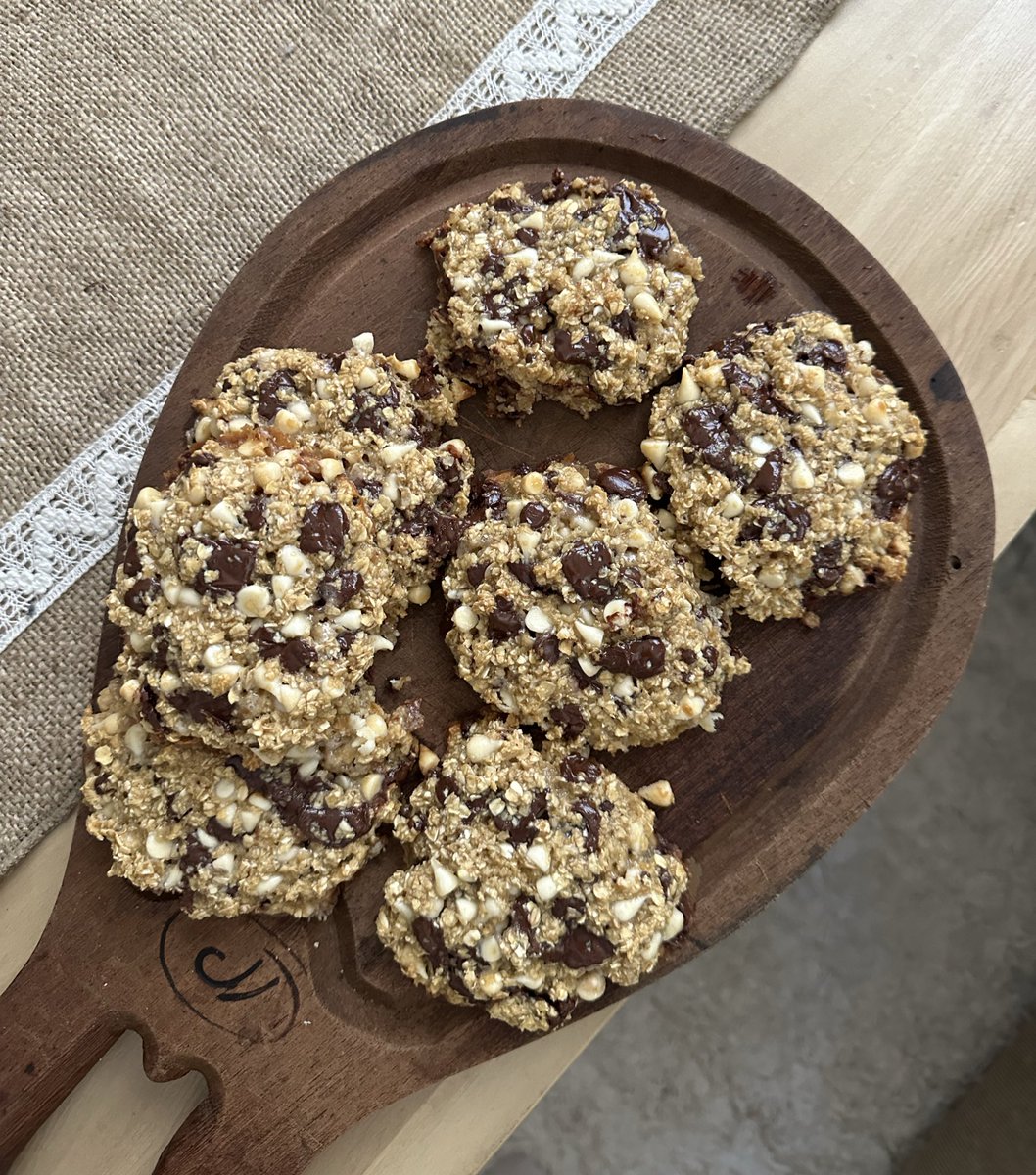 Pondría un farmstand como los de USA y vendería las cosas que hago caseras: estas galletas, manteca, ghee, alguna que otra hortaliza y huevos de campo. 

La vida podría ser todavía mejor.