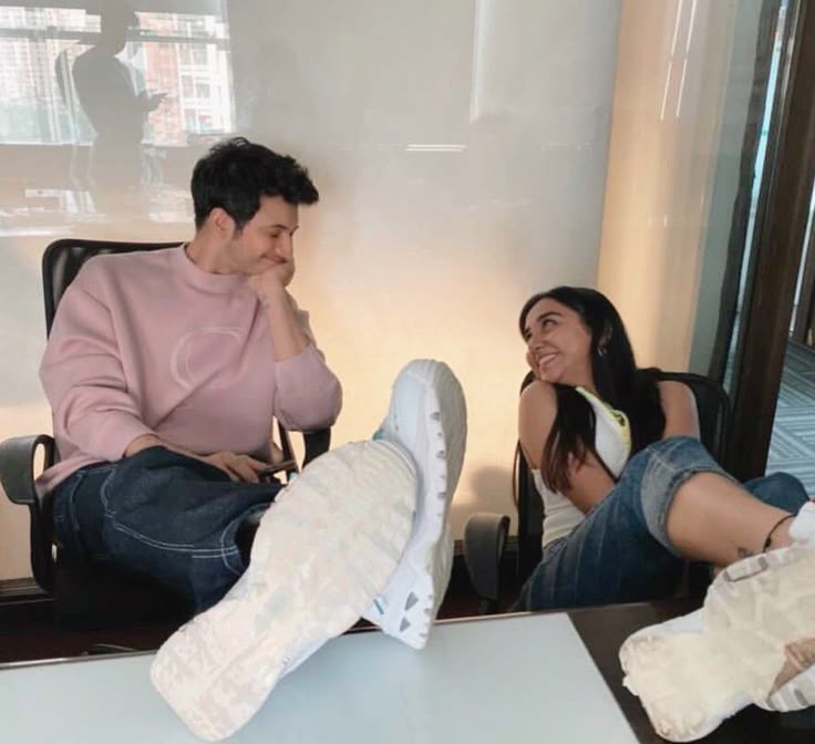 krupali01's tweet photo. Re-watching my favourite series is how a perfect Sunday sounds to me!! Hope that Season 4 has a good ending!!✨💖
#Dimpshi #mismatched https://t.co/3Lgf5jMpq3