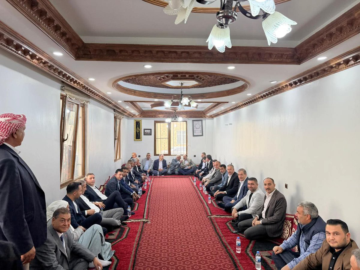 Şanlıurfa BB Başkanımız M. Kasım Gülpınar, TBMM Meclis İdare Amiri ve Şanlıurfa Mv'miz İbrahim Eyüpoğlu, Eyyübiye Belediye Başkanımız Mehmet Kuş, geçmiş dönem milletvekilimiz Seydi Eyüpoğlu, meclis üyelerimiz ve kanaat önderlerimizle birlikte Şeyh İsmail Demir’i ziyaret ettik.