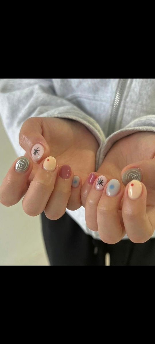 by_zenid's tweet photo. Abis bikin press on nails inii https://t.co/CBkTi1wQxW