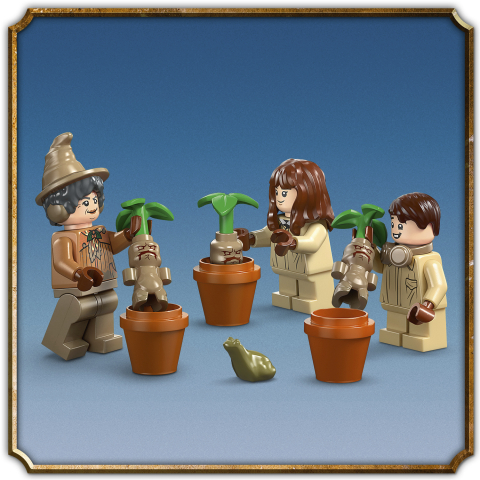 brickunited1's tweet photo. The magic of Hogwarts™ is just a set away! ✨ The LEGO® Harry Potter™ Hogwarts™ Castle: Herbology Class includes minifigures, magical plants, and so much more. Perfect for ages 8+. Get yours here: https://t.co/Zu9j7m1PEf. #LEGO #HarryPotter #Kids https://t.co/tfFqe5TjNV