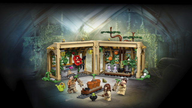 brickunited1's tweet photo. The magic of Hogwarts™ is just a set away! ✨ The LEGO® Harry Potter™ Hogwarts™ Castle: Herbology Class includes minifigures, magical plants, and so much more. Perfect for ages 8+. Get yours here: https://t.co/Zu9j7m1PEf. #LEGO #HarryPotter #Kids https://t.co/tfFqe5TjNV