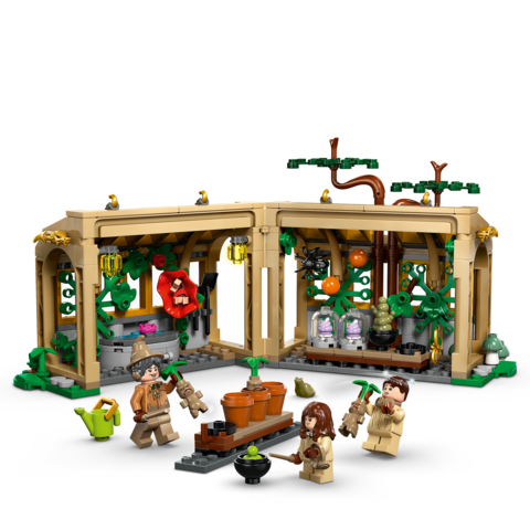 brickunited1's tweet photo. The magic of Hogwarts™ is just a set away! ✨ The LEGO® Harry Potter™ Hogwarts™ Castle: Herbology Class includes minifigures, magical plants, and so much more. Perfect for ages 8+. Get yours here: https://t.co/Zu9j7m1PEf. #LEGO #HarryPotter #Kids https://t.co/tfFqe5TjNV