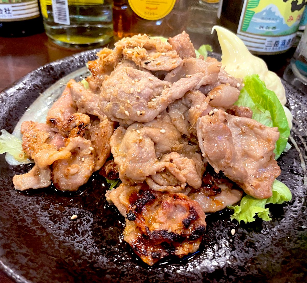 dark19751000's tweet photo. 大桜さん
BAR88さんにて♪
ガツポン酢
豚生姜焼き
ご飯中盛
カルピス中ジョッキ
グリーンバナナトニック
マリブコーク
ソーセージ盛り合わせ
誕生日だったのでハシゴ♪
皆様お祝いしてくれて嬉しかったです✨
いい1年になりますように🎂
いつもごちそうさま🙏
#居酒屋食堂大桜
#BAR88 https://t.co/MvNAkGCl34