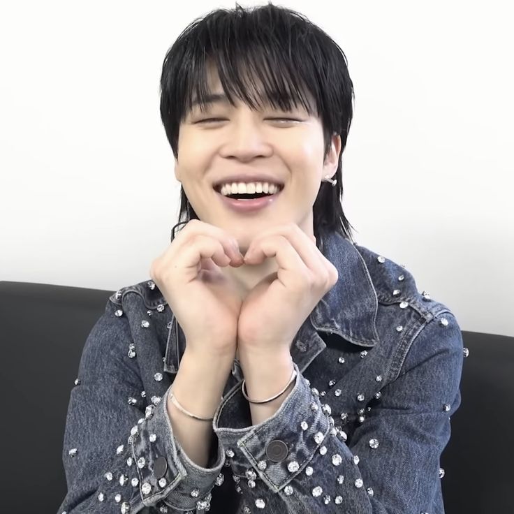 ─ momentos preciosos de park jimin pra aquecer seu coração; uma thread de aniversário ♡