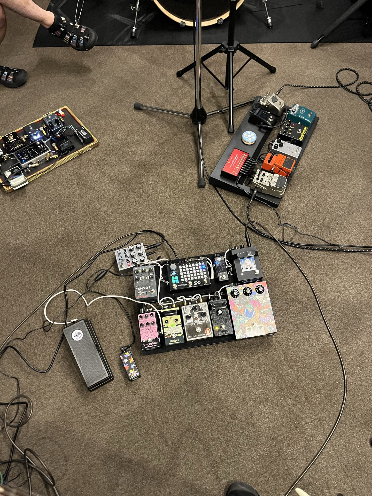 September Sound ugly face シリアル1桁MBV