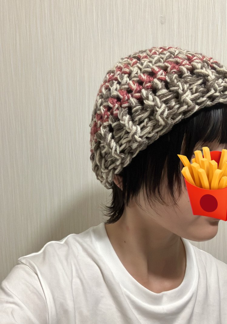 久々に編み物🌟
カラフルなビーニー帽もっと作るんだ〜
　
 #編み物好きな人と繋がりたい