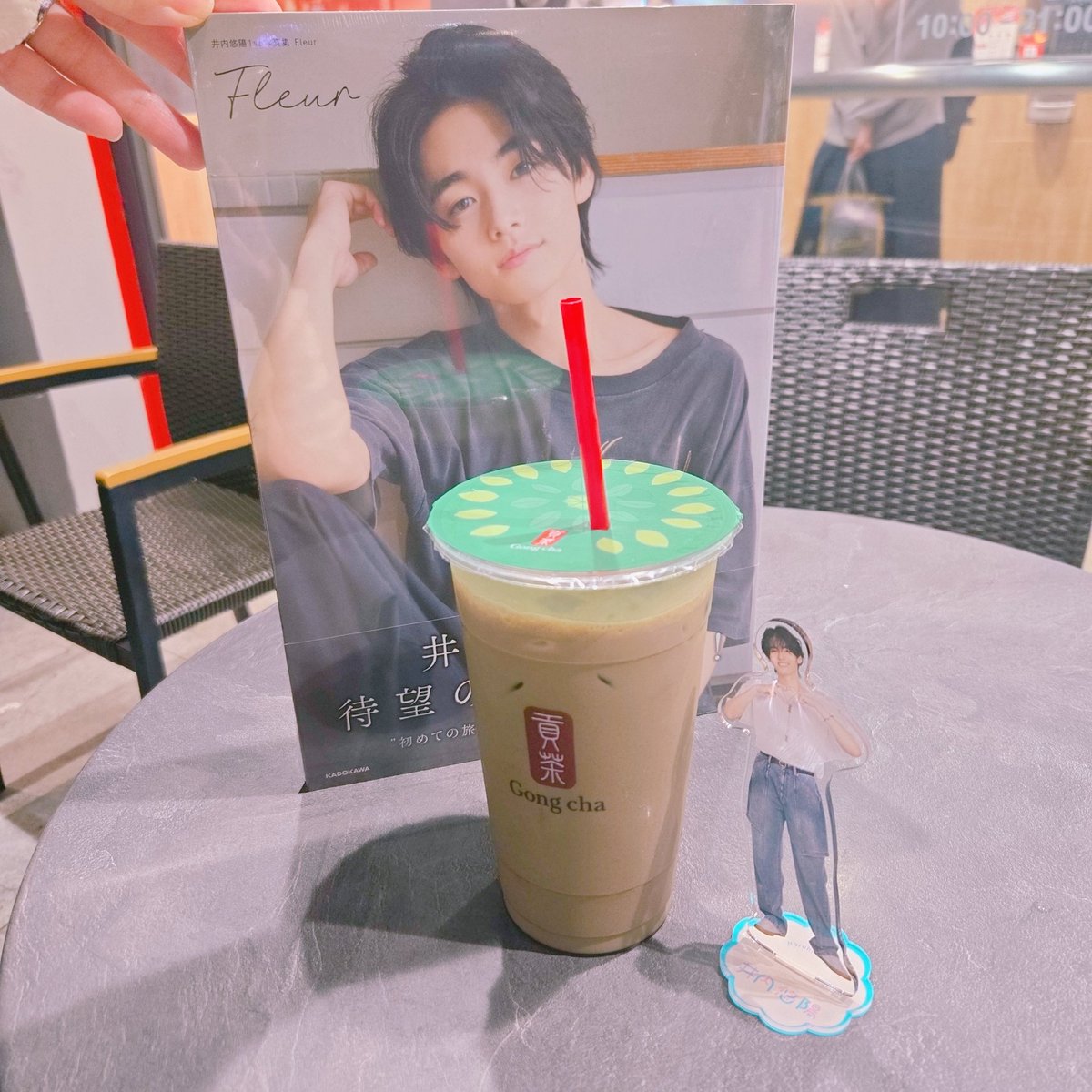 井内くんタピオカ抜きほうじ茶ラテだよ🧋