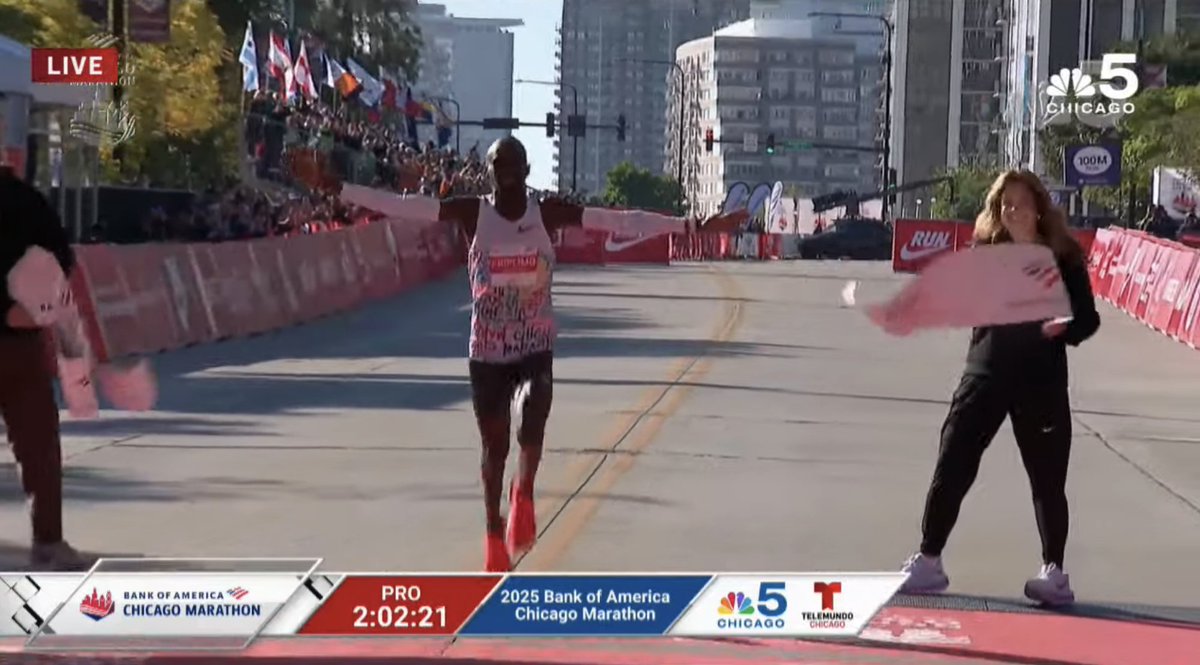 Our very own Jacob Kiplimo wins the #chicagomarathon2025.
Congratulations are in order.
