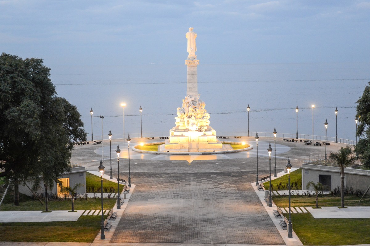 Dr. Claudio Zin (@zinclaudio) on Twitter photo Monumento a Colón en costanera Norte CABA. ESTUVO EN CASA ROSADA hasta q CFK decidió dejarlo ahí tirado en el piso!!!Los Macrì los trasladaron a este maravilloso lugar. Pobre Colón lo único q hizo fue DESCUBRIR AMERICA Pedazos de ignorantes K!!!! Monumento a Colón en costanera Norte CABA. ESTUVO EN CASA ROSADA hasta q CFK decidió dejarlo ahí tirado en el piso!!!Los Macrì los trasladaron a este maravilloso lugar. Pobre Colón lo único q hizo fue DESCUBRIR AMERICA Pedazos de ignorantes K!!!!