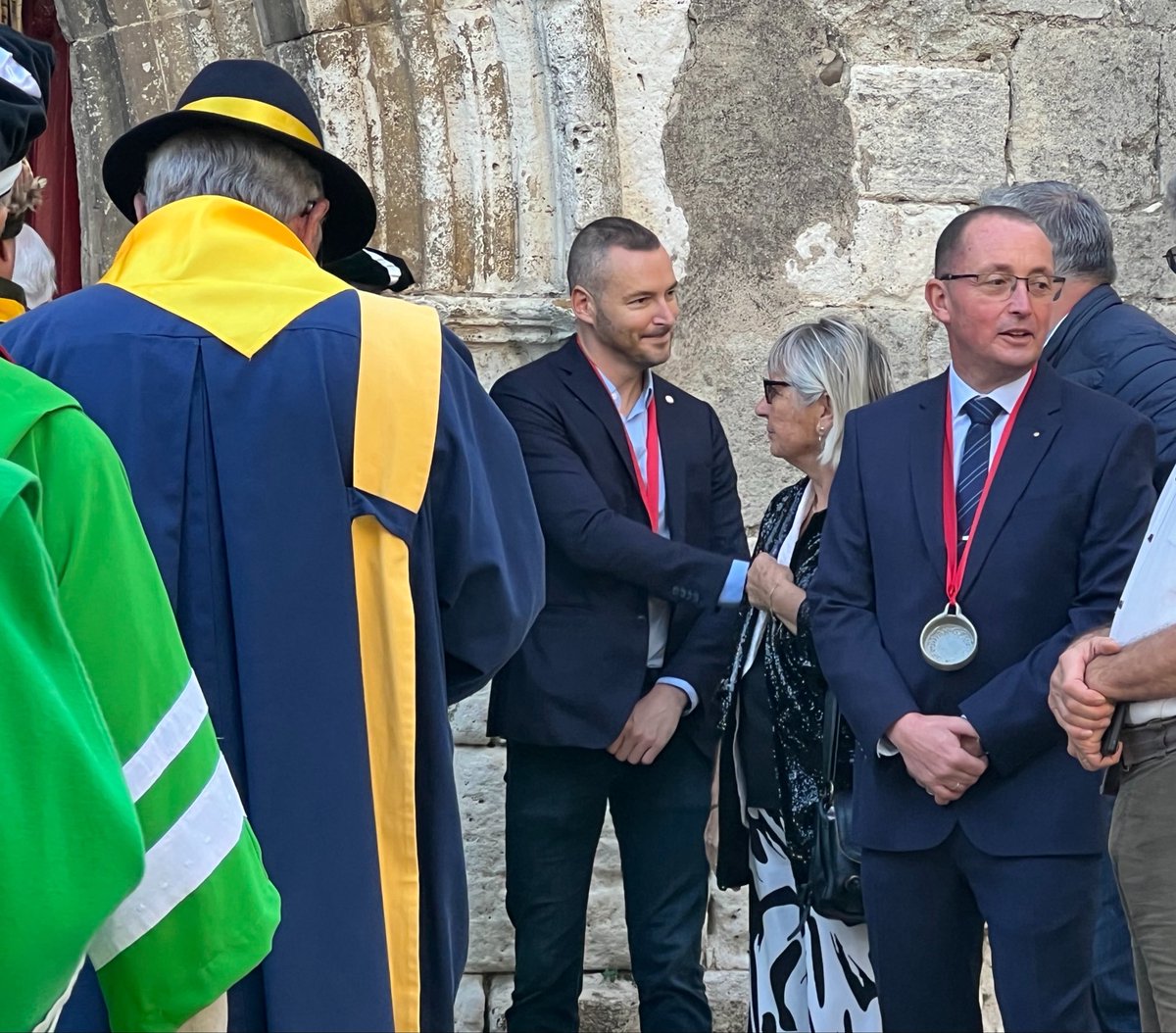 FalconFrederic's tweet photo. đ·Je participais Ă la traditionnelle messe de la ConfrĂ©rie GĂ©minian Ă #Cuxac-dâ#Aude, avant de rendre hommage aux victimes des inondations de 1999, aux cĂŽtĂ©s de M. le Maire et du @3RPIMa de #Carcassonne. https://t.co/sQV5IfM3Ql