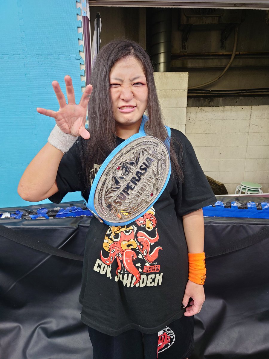 isuzu_ramen's tweet image. 【10.11チョコプロ480】
山下りな選手
※バカガイジン・トラックジャケット着用の季節になりましたね

#ChocoPro