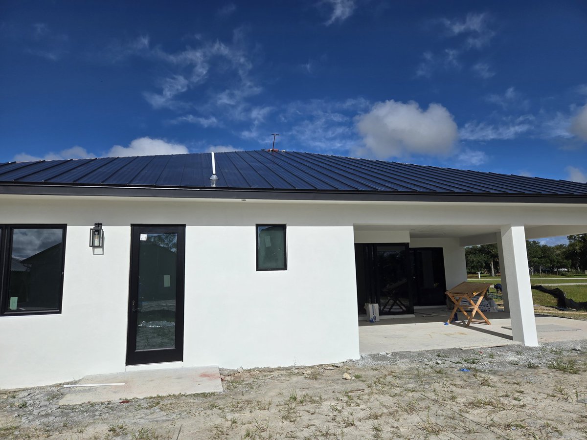 dan_tiki's tweet photo. Stand and Seam 1" black.   New construction https://t.co/KVkSCtzRIE