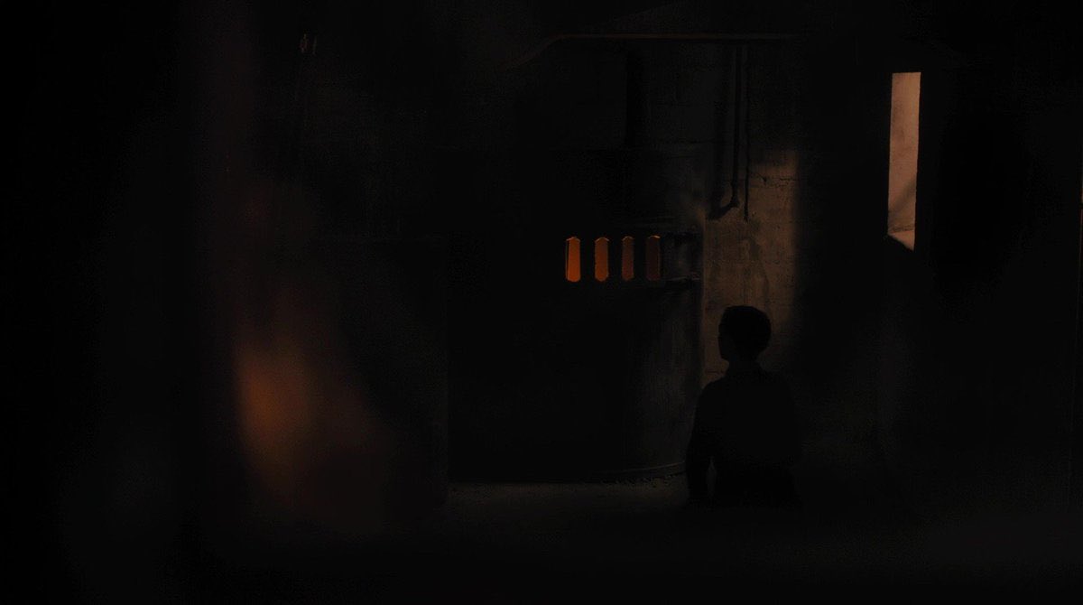 In The Blackcoat’s Daughter, time fractures and faith rots beneath the snow. The loneliness is suffocating, the silence a scream. Evil doesn’t erupt. It seeps in, quiet and patient, until innocence itself becomes the offering. A slow, haunting exorcism of the soul 🕯️❄️