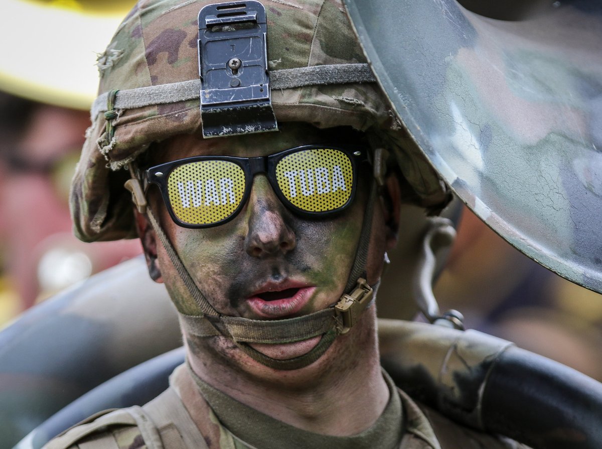 skiinglife's tweet image. There’s nothing like a West Point game day experience… it’s more than a football game. #GoArmy #USMA #westpoint #Army #Tuba #WarTuba #CanonFavPic