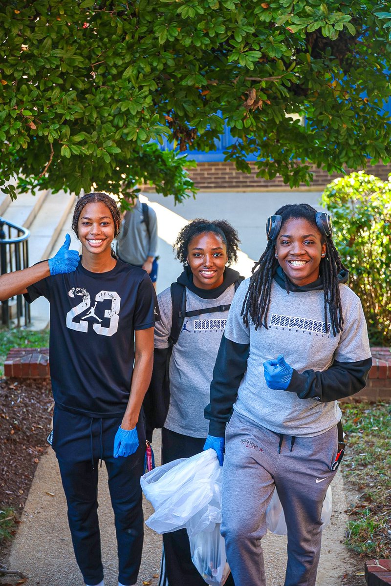 Howard_WBB's tweet image. Truth and Service 🦬