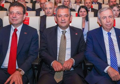 Mansur Yavaş yalnız değildir.
Hep beraber çaldılar.