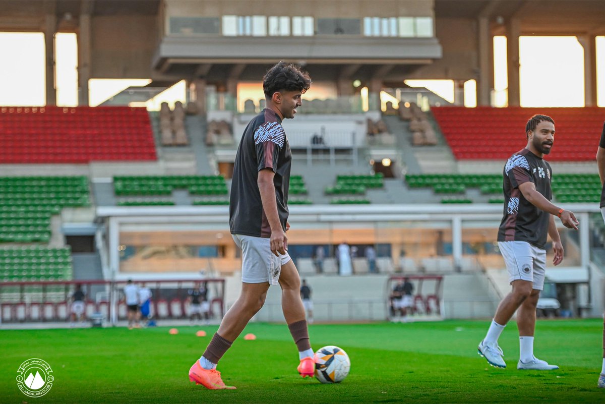aljabalainFC_EN's tweet photo. Warm up 🆙
#AlJabalain | #KnightOfTheN
#friendly_match | #Altaawoun_AlJabalain https://t.co/sEUeLgInDf
