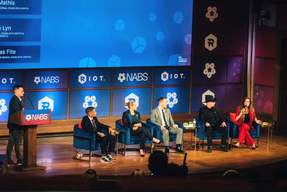 CullahMusic's tweet image. An amazing way to wrap up a very successful @NABSummit was the @standwithcrypto panel featuring @WadePreston, @MS_NFTy, @tefiteusmc, @ElizabethHa, and myself. 

I&apos;m really grateful for @na_blockchain to host this event so all the chapter presidents could deepen their own…