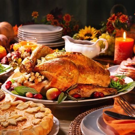 Did you know the first thanksgiving celebrated by Europeans in North America happened in Canada?
Or that the Indigenous celebrated autumn harvests long before Europeans arrived?
Why do we celebrate Thanksgiving a month earlier than the United States?
This is the story.

🧵1/10