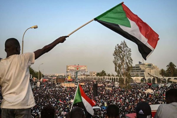 Message to Our Sudanese Brothers and Sisters 🇸🇩❤️🇸🇴

I want to take a moment to send a message of truth, clarity, and solidarity to our Sudanese brothers and sisters.

First and foremost, we Somalis will never forget your kindness and solidarity during our hardest years. When