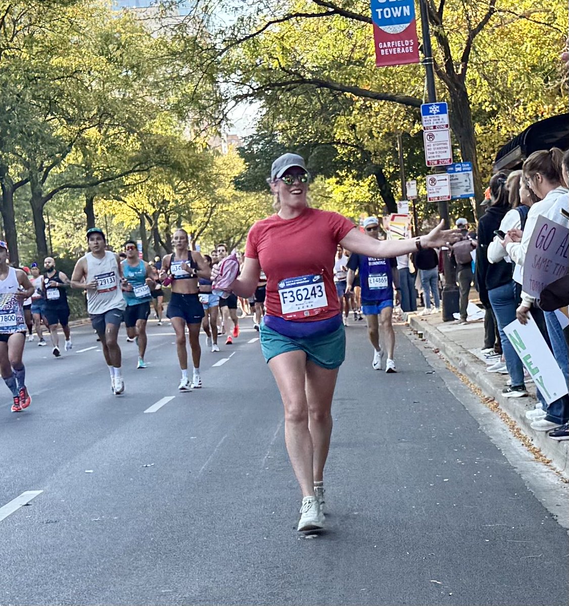 My bad ass sister is crushing the Chicago marathon as we speak! Go meggie go!!!!