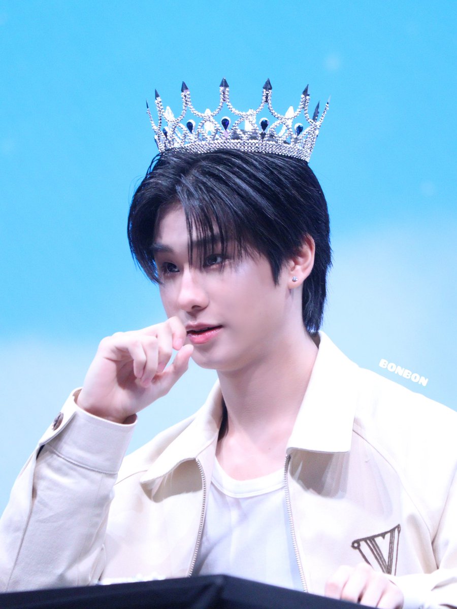 bonbonlook's tweet image. Luke the prince🤍
LUKEMICK FIRST FANSIGN
#GMMTVFANIVALxLukeMick
#ลูคมิค #LukeMick
#lukeso_ @lukepeemsan