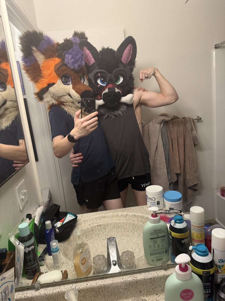 Going to the gym together 🖤💪