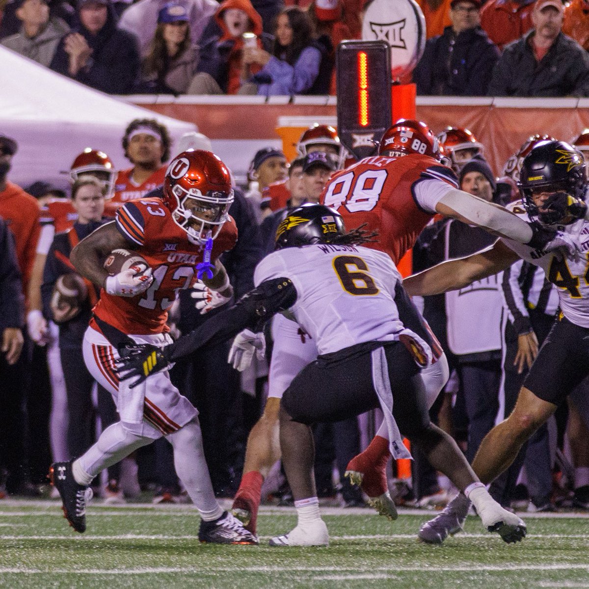BartleKSLsports's tweet image. To halftime of my rewatch of the game… Whether collapsing the edge, or lead blocking the inside, Dallen Bentley and Solatoa Moeai made key block after key block and were really impactful in Utah’s success on the ground.