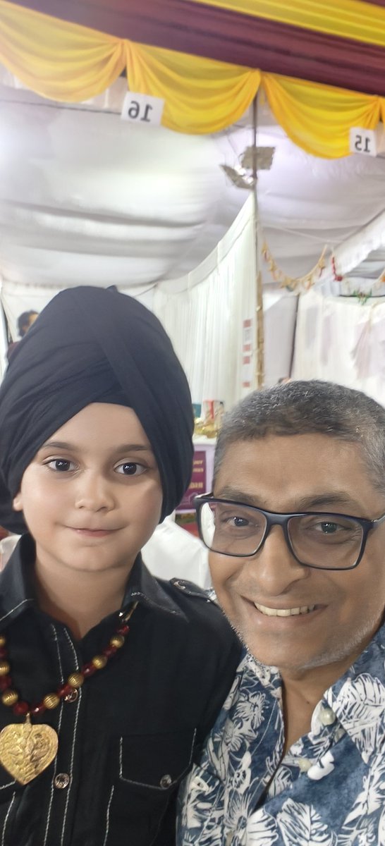 Probasibangali's tweet image. #DiwaliMela with a cute sardar