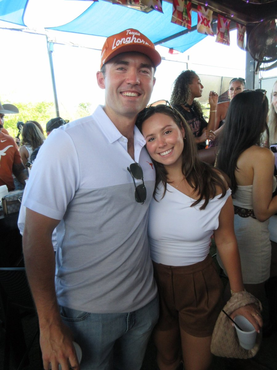 postedguy's tweet image. Rupert the swan