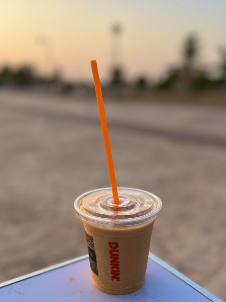 فرابيه اسبريسو بالكراميل من دانكن
1/10 👎🏻
حليب وكراميل مافيه أي نكهة اسبريسو