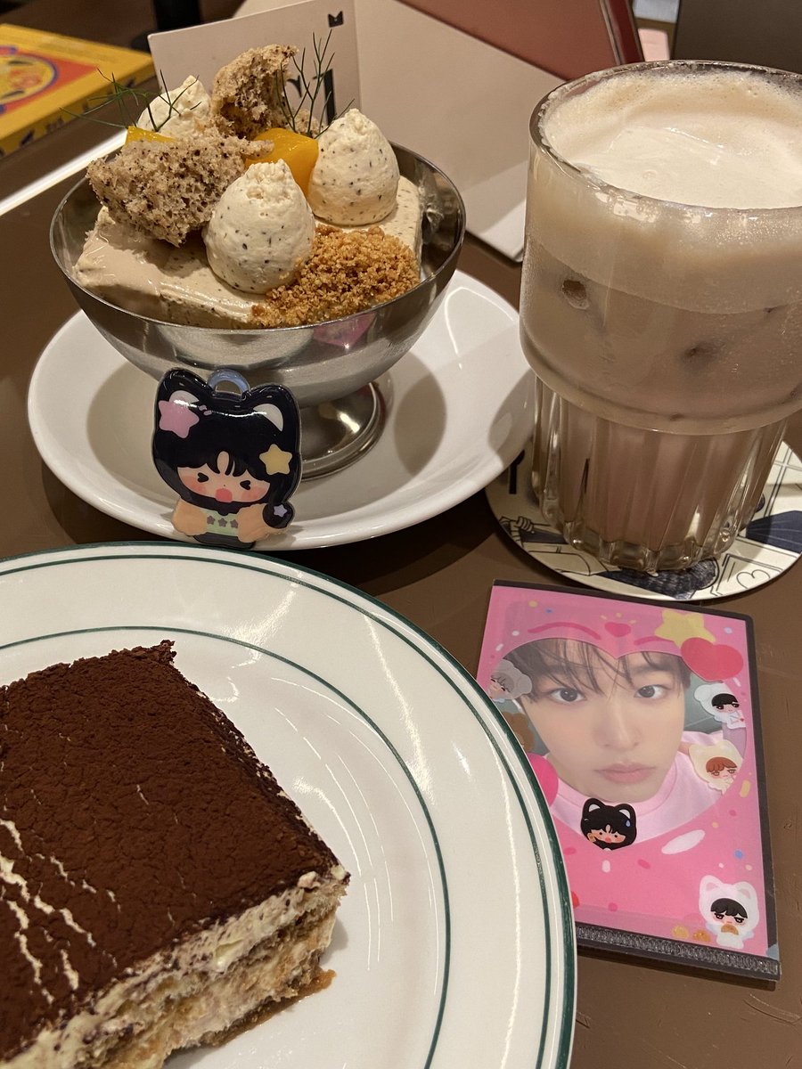 nekorikure's tweet image. life as a riku fan ♡🐈‍⬛