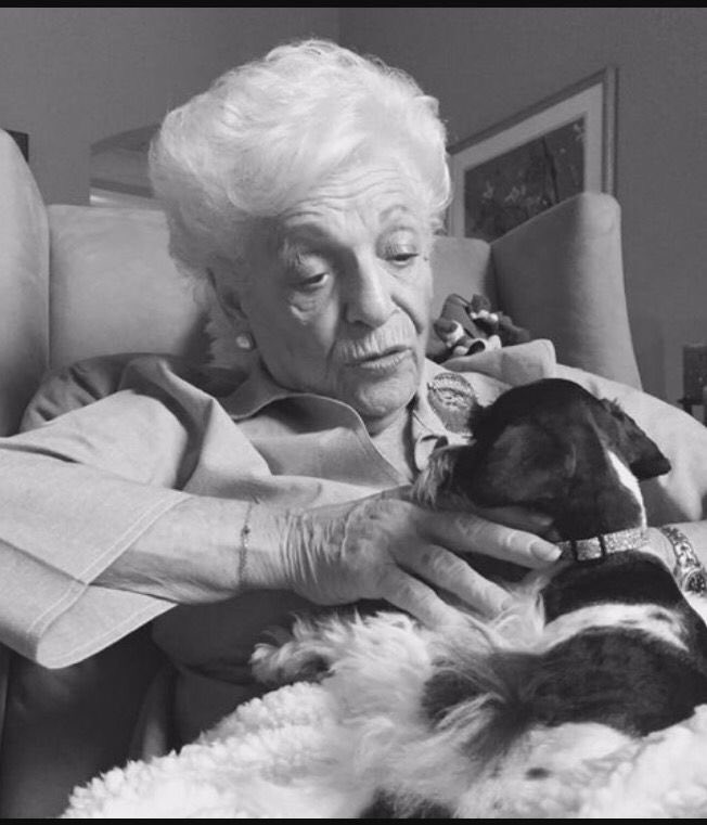cloudlynotes's tweet image. happy 100th heavenly birthday nonna, we love and miss you so much 🤍 :)