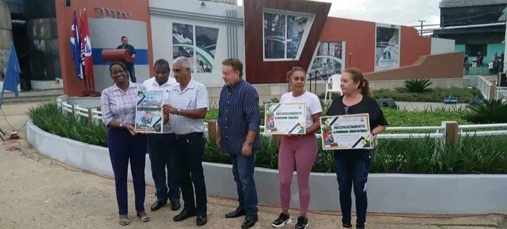 Coordinador2315's tweet image. La @MelanioHdez21 del municipio #Taguasco cede Nacional del Acto por el Día del Azucarero.
Muchas felicidades a los trabajadores del sector en especial a los espirituanos. 
#DePieYCombatiendo 
#SanctiSpíritusEnMarcha 
@DeivyPrezMartn1 @DiazCanelB @PartidoPCC @DrRobertoMOjeda