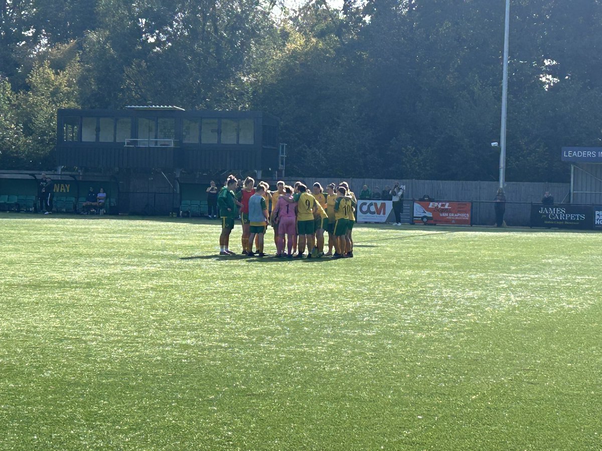 LeeW_Sport's tweet photo. 6-0 to @HorshamFCWomen. Good performance, good goals and good weather as a bonus :) #COYH💛💚 https://t.co/WPKW9RqyRF