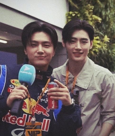 my1andonlyunit's tweet photo. JAYHOON F1 AU

f1 driver.                                             Driver’s boyfriend https://t.co/9XWVS28RWB