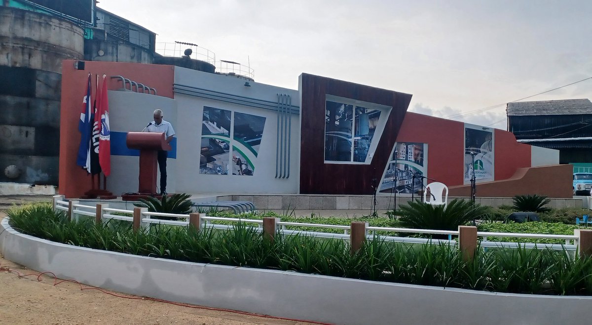 Coordinador2315's tweet image. La @MelanioHdez21 del municipio #Taguasco cede Nacional del Acto por el Día del Azucarero.
Muchas felicidades a los trabajadores del sector en especial a los espirituanos. 
#DePieYCombatiendo 
#SanctiSpíritusEnMarcha 
@DeivyPrezMartn1 @DiazCanelB @PartidoPCC @DrRobertoMOjeda